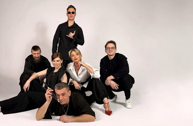 Фрагменты выступлений кавер-группы «Не сахар» #1