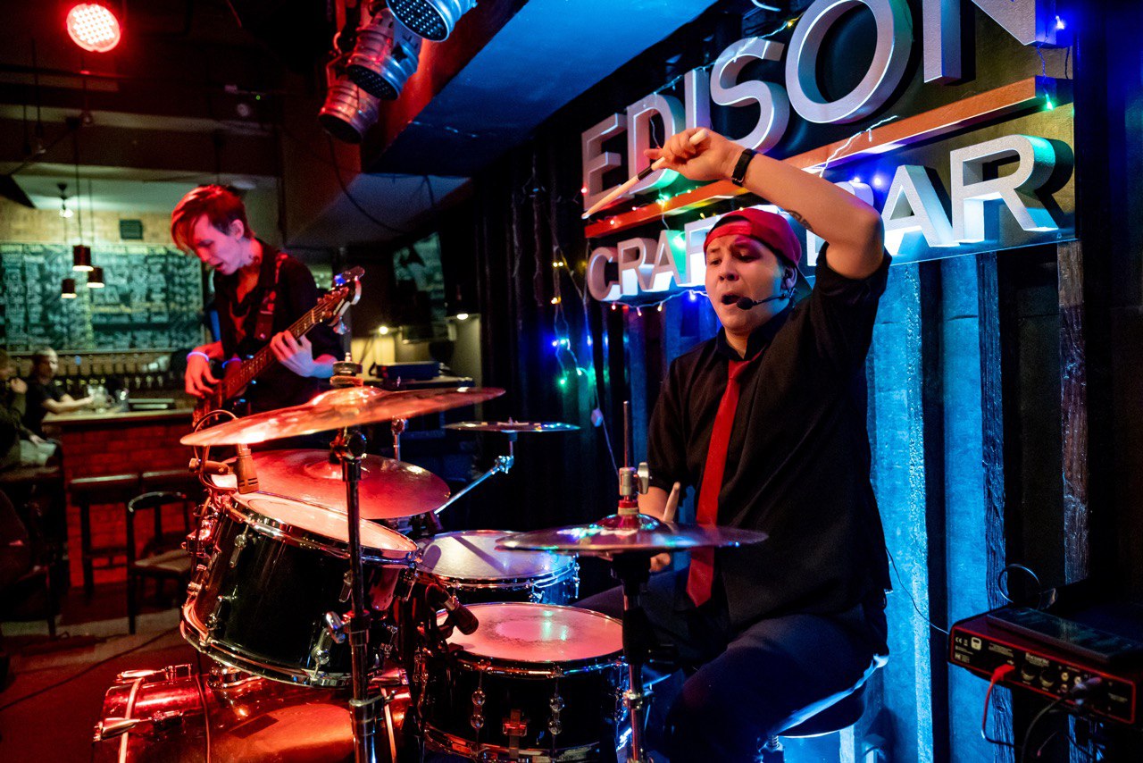 Фрагменты выступлений кавер-группы «Дофамин» #3