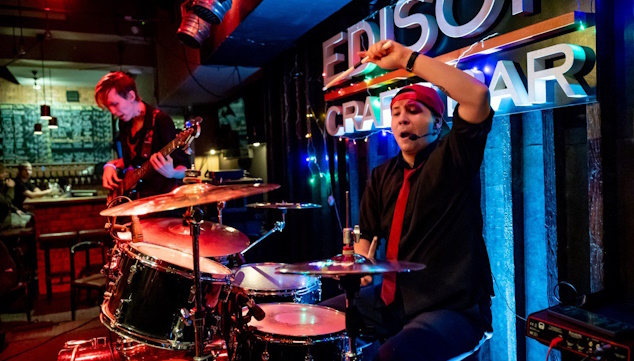 Фрагменты выступлений кавер-группы «Дофамин» #3