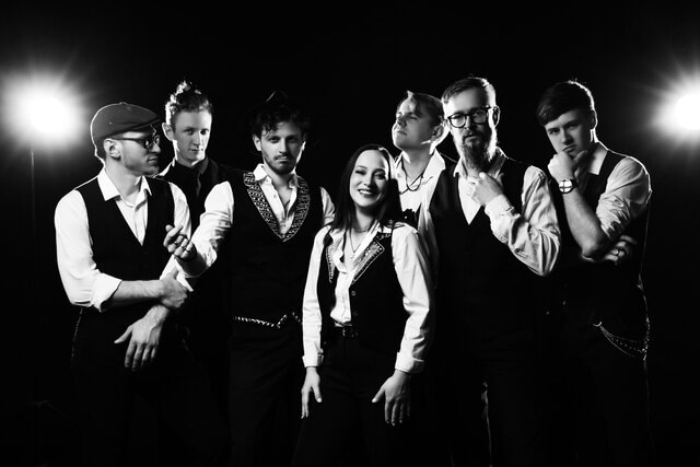 Фрагменты выступлений кавер-группы «MEN'S BAND» #7