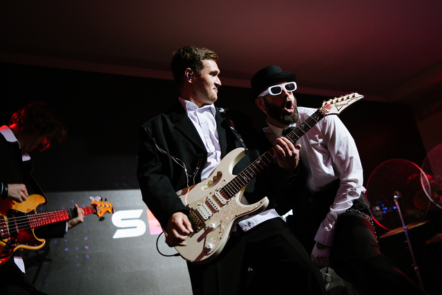 Фрагменты выступлений кавер-группы «ВИШ (WISH)» #3